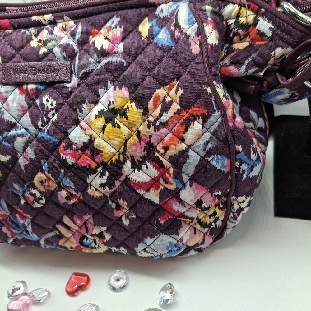 Vera Bradley Med Sized Floral Quilted Bag - Purple Like New - Picture 6 of 12